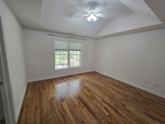 Building Photo - 23 Short Oak Dr