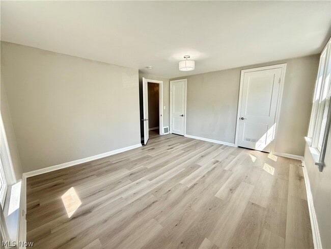 Building Photo - 41 Dewhurst Ave