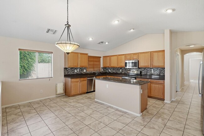Building Photo - 5339 W Kaler Cir