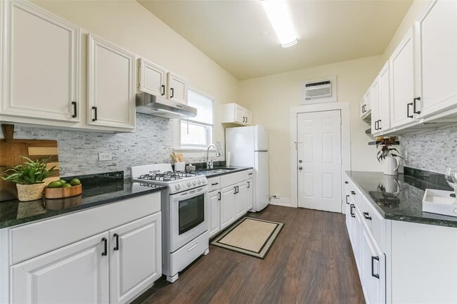 Building Photo - 3013 Avenue M