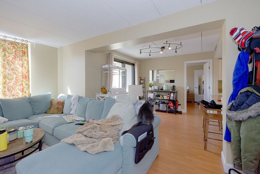 Building Photo - 85 Brainerd Rd