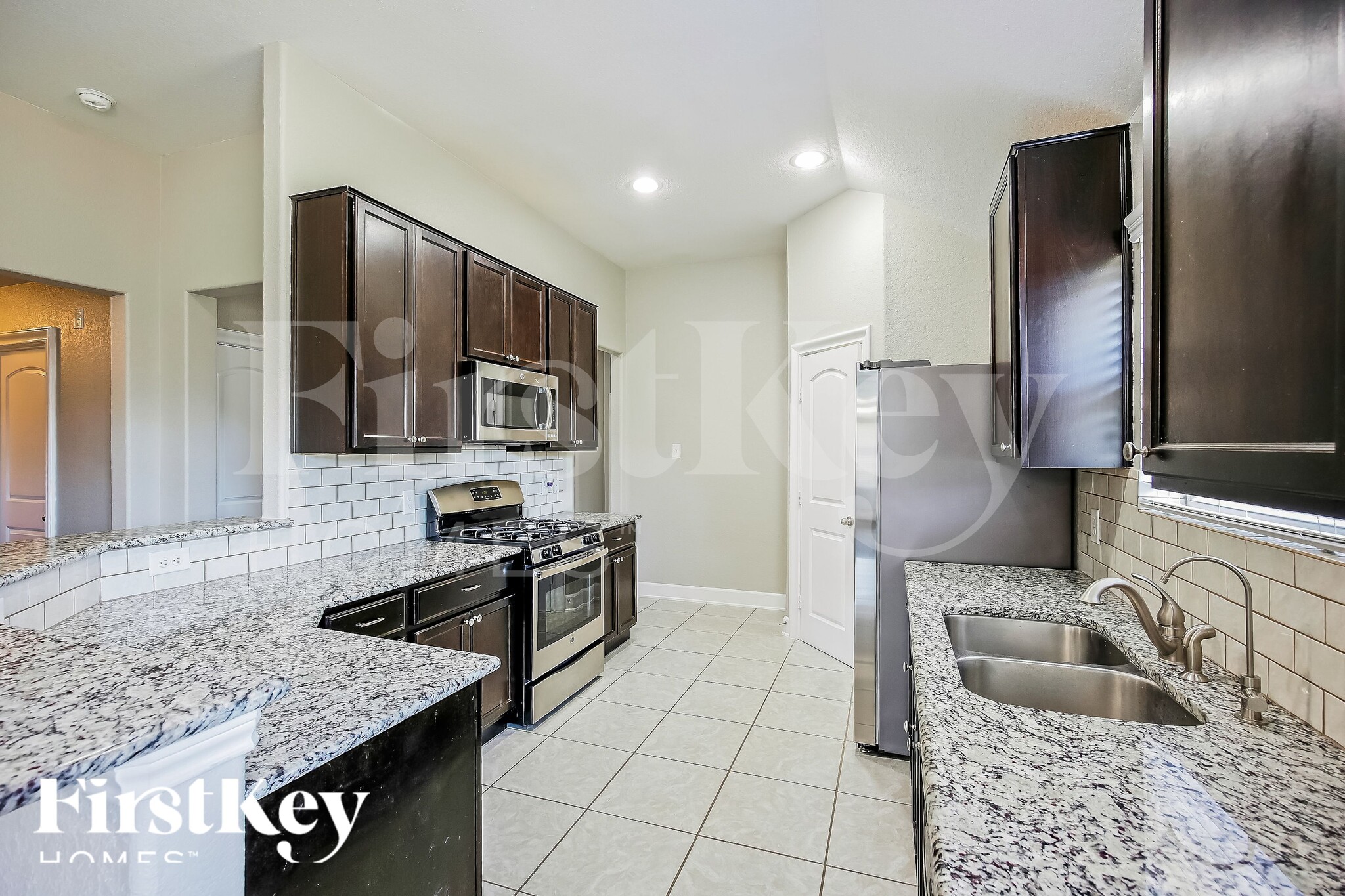 Building Photo - 2598 Magnolia Fair Way