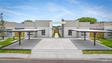 Building Photo - 1905 W Violet Dr