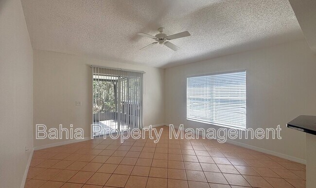 Building Photo - 10827 Laxton St