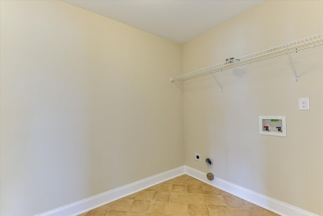 Building Photo - 4215 Windslow Dr