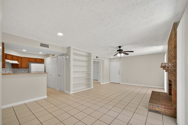 Building Photo - 10555 Turtlewood Ct