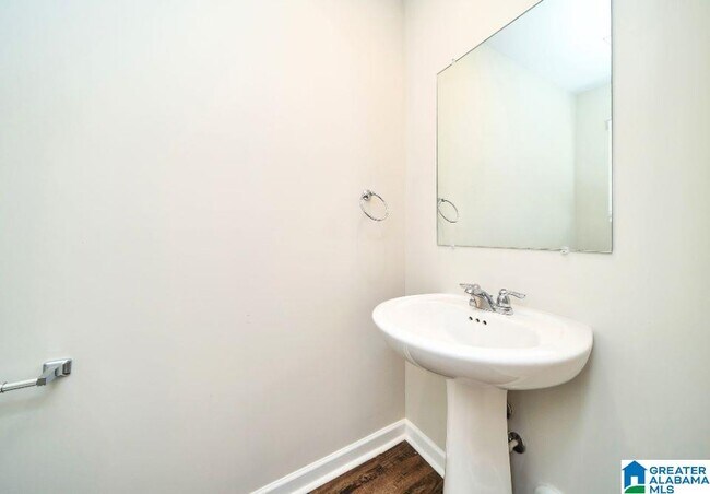 Building Photo - 211 Driftwood Ln
