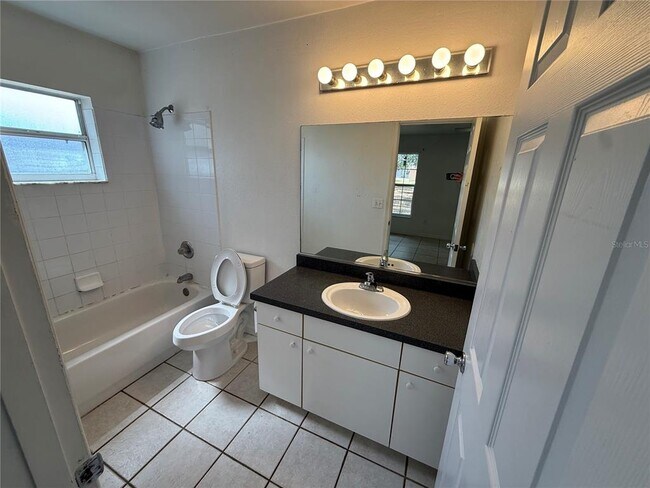 Building Photo - 9515 SW 31st Ct