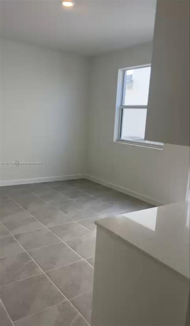 Building Photo - 18600 SW 136th Ct