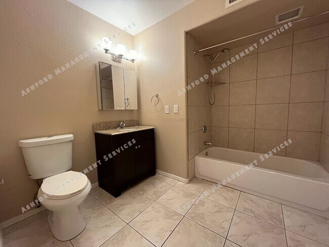 Building Photo - **COMING SOON** BEAUTIFUL 4 BEDROOM 3 BATH...