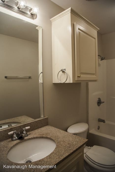 Building Photo - 402 N 38th Ave