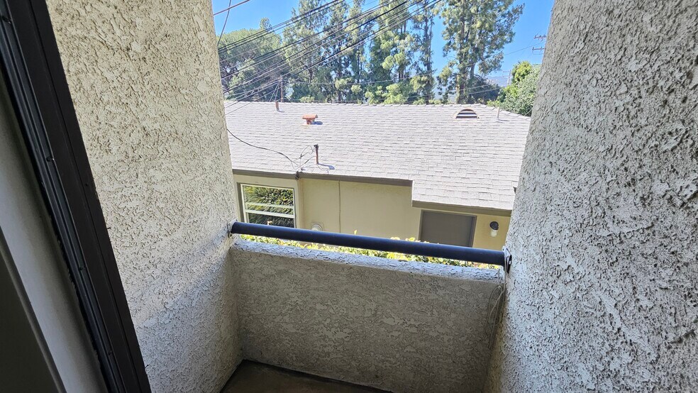 Building Photo - 2241 Florencita Dr W