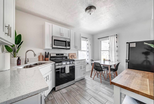 Building Photo - 1104 E 230 S