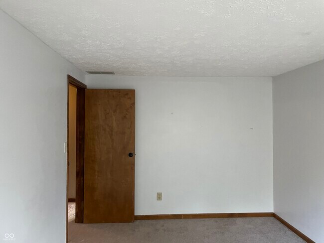 Building Photo - 9161 Champton Dr