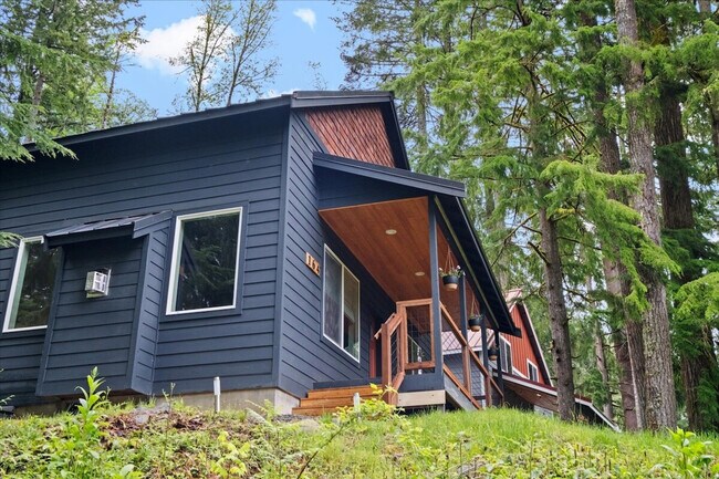 Building Photo - 162 Paradise Dr