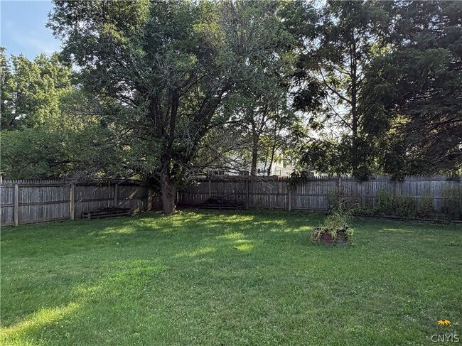 Building Photo - 107 Hadley Dr