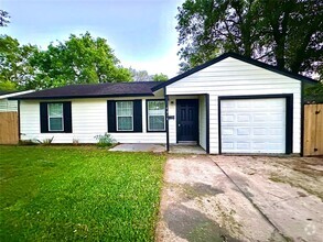 Building Photo - 4914 Enyart St