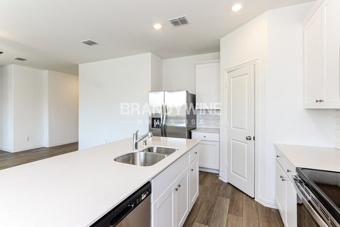 Building Photo - 341 Wentworth Dr