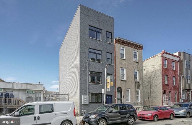 Building Photo - 1702 N Gratz St