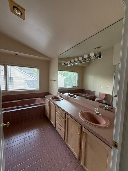 Building Photo - 7782 Watford Dr