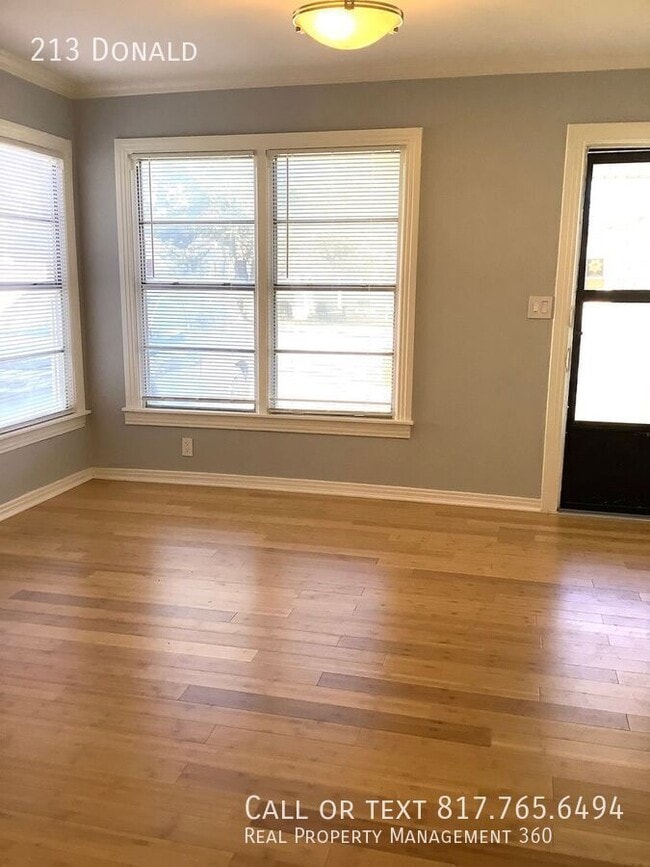 Building Photo - 213 Donald-