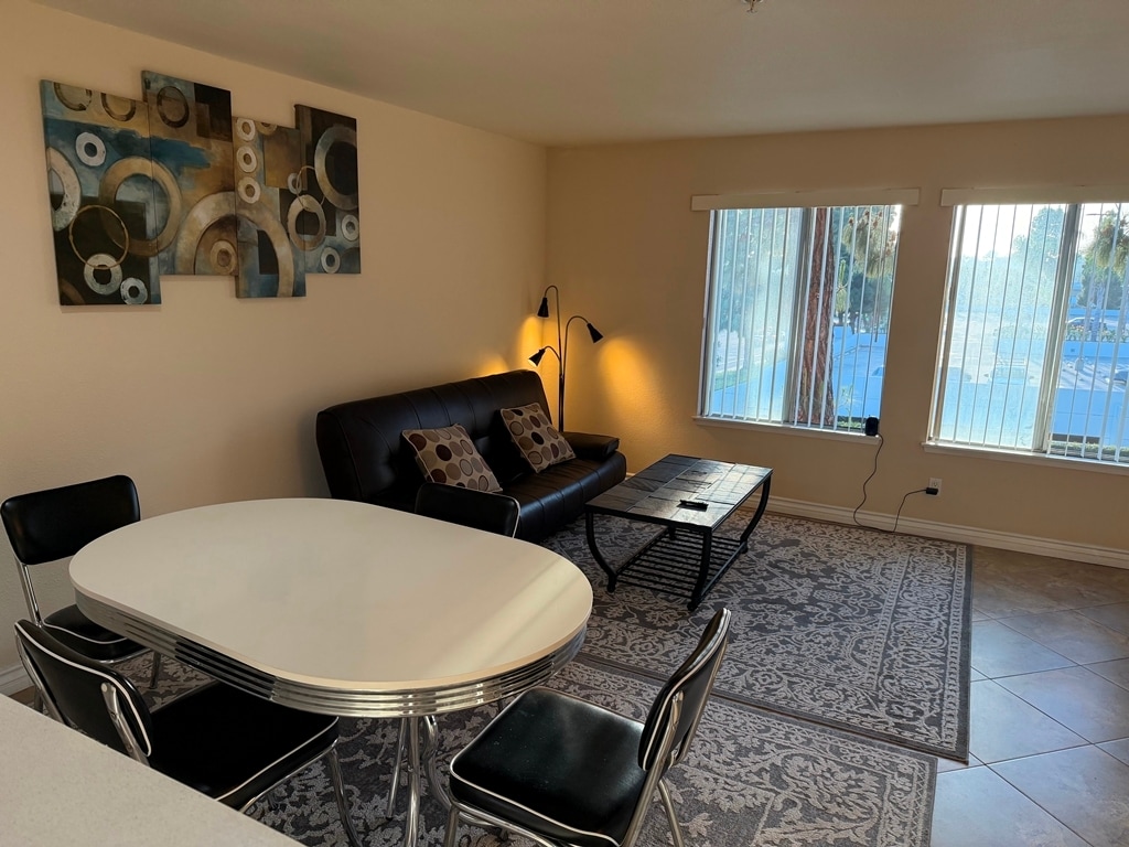 Building Photo - 8889 Caminito Plaza Centro