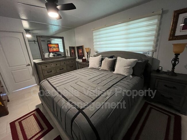 Building Photo - 421 S Paseo Laredo