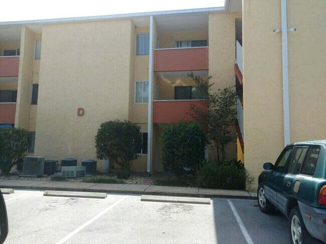 Building Photo - 209 W Miracle Strip Pkwy