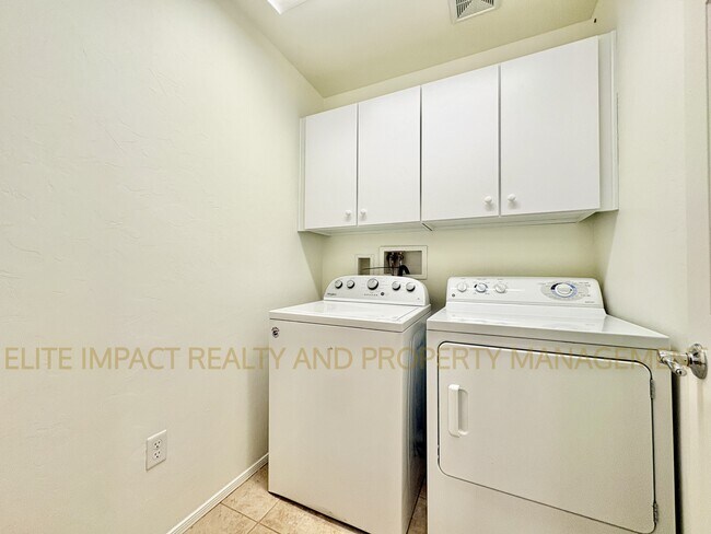 Building Photo - 10728 E Sanctuary Ridge Ln
