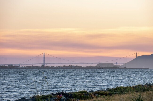 Building Photo - Breathtaking Bay, Lagoon, Marina & Sunset ...