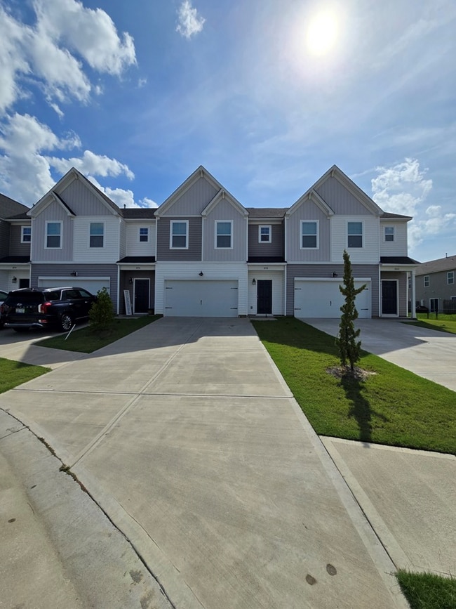 Building Photo - 1858 Payne Dr