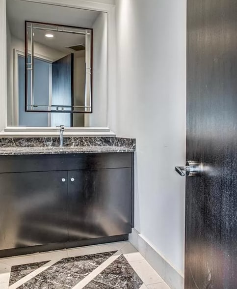 Building Photo - 2555 N Pearl St