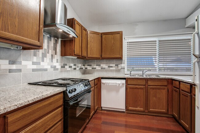 Building Photo - 13910 Thebes Cir