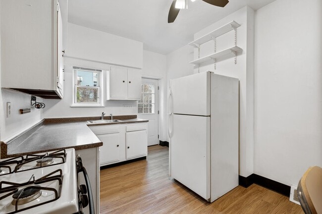 Building Photo - Updated 2 Bed 1 Bath Home With a Loft in Bloomfield - Available NOW!