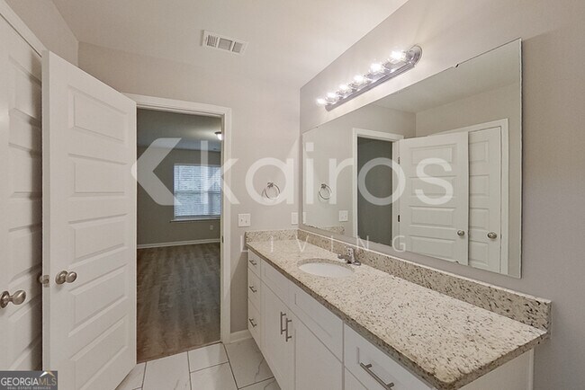 Building Photo - 136 Western Red Cedar Dr