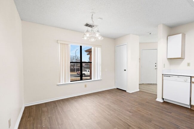 Building Photo - 9711 Arcade Ridge