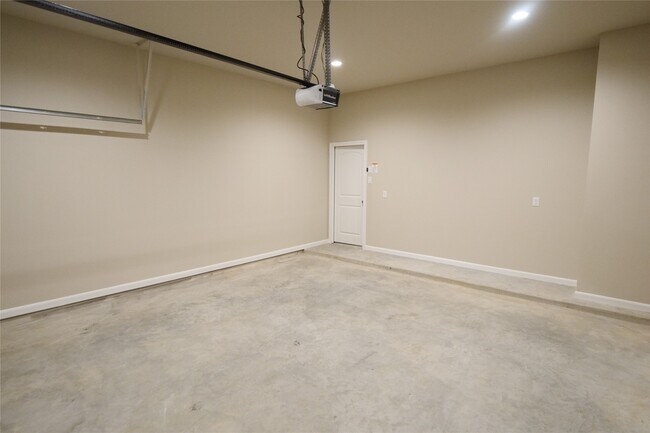 Building Photo - 5110 Pr Ter Ln