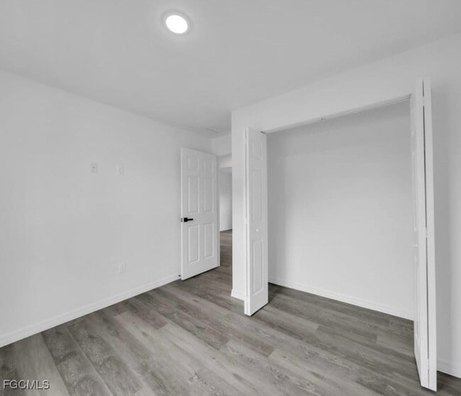 Building Photo - 382 McArthur Blvd