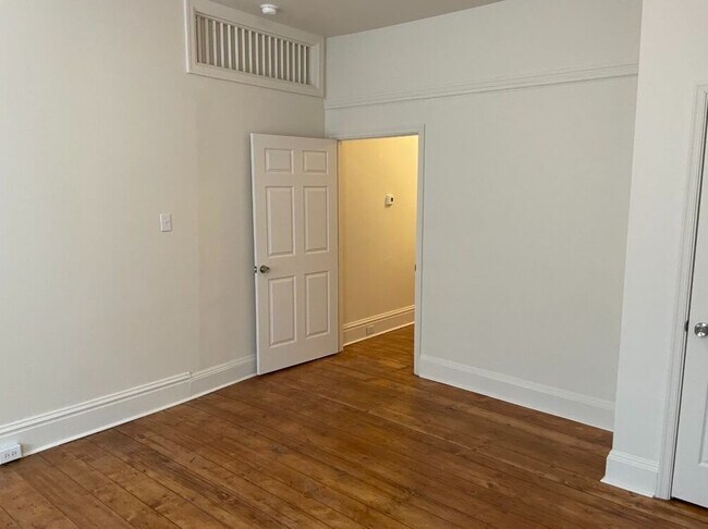 Building Photo - 309 Cherry St