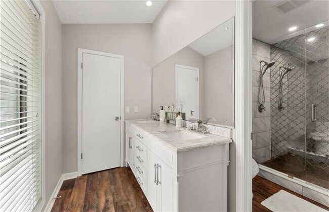 Building Photo - 230 Summerfield Dr