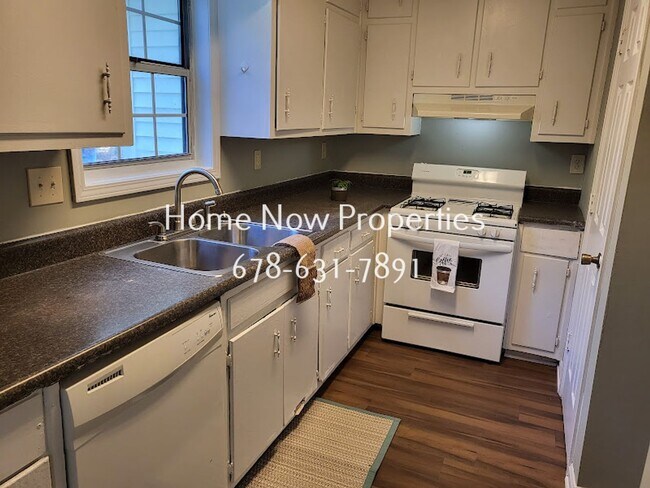 Building Photo - 2633 Country Trace SE