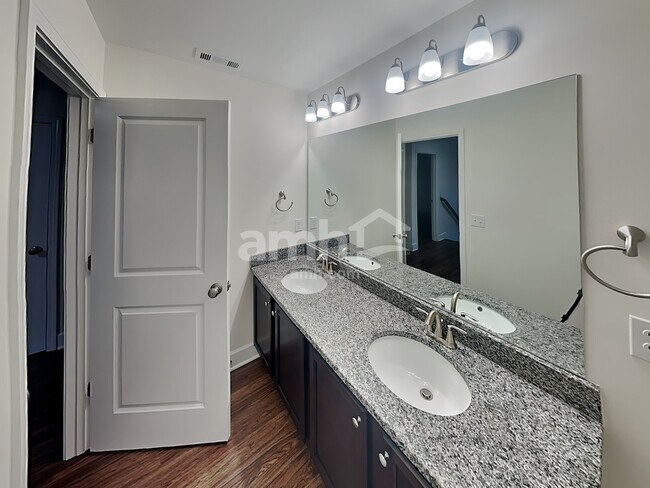 Building Photo - 807 Mary Beth Ct