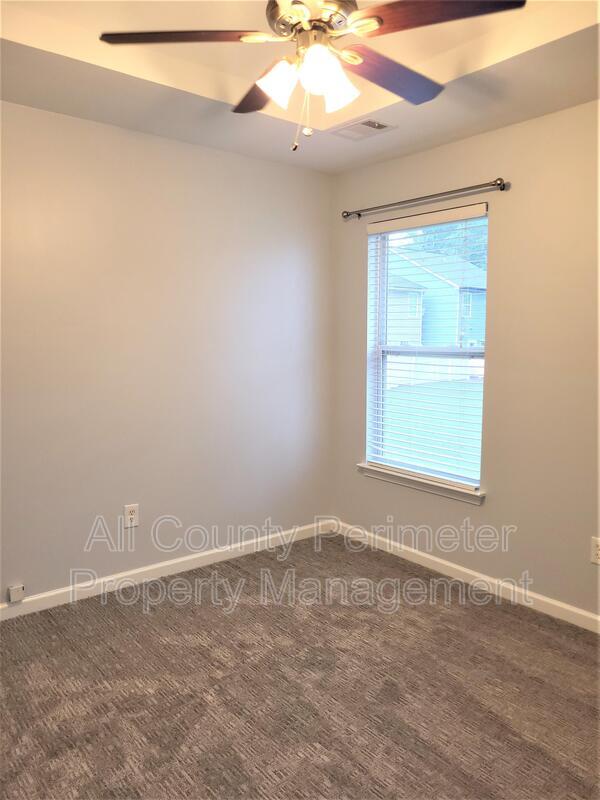 Building Photo - 4870 Tangerine Cir