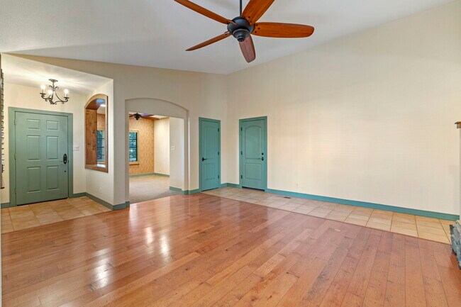 Living Room - 2100 Brittany Meadows Dr