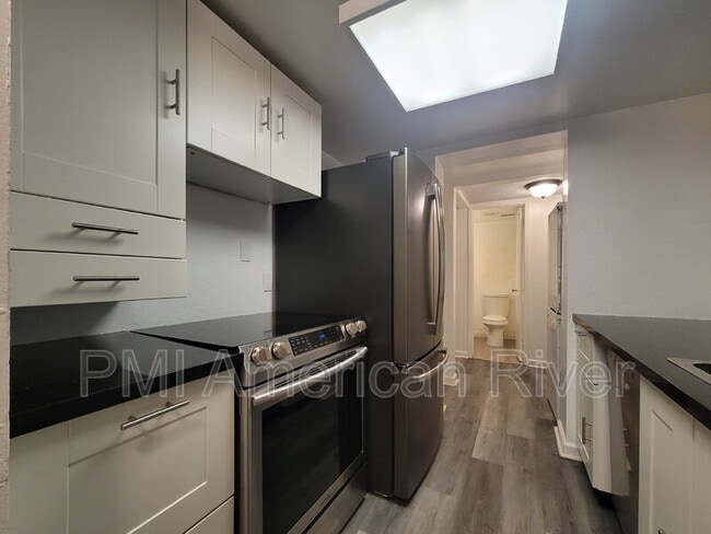 Building Photo - 941 Fulton Ave