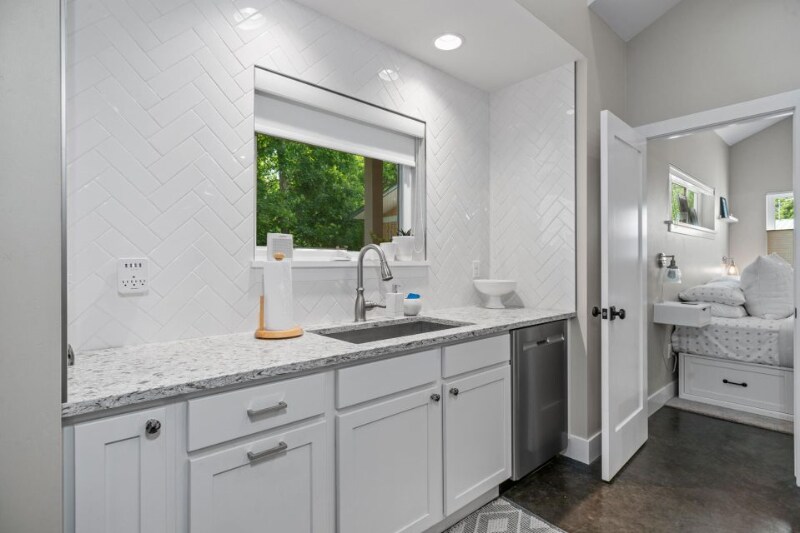 Building Photo - 419 S 3rd St W