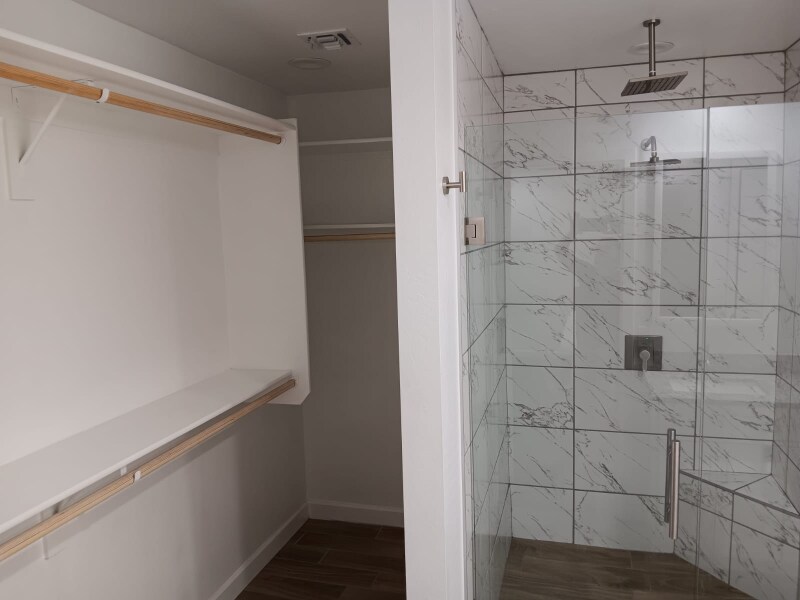 Building Photo - 2138 W Madison St