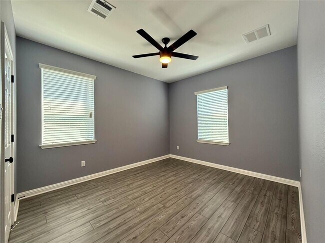 Building Photo - 4200 Rainy Creek Ln