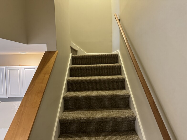Stairs - 224 Jeff Heights Rd