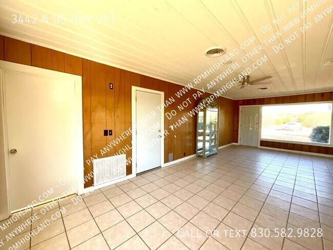 Building Photo - 3442 N U.S. Hwy 281